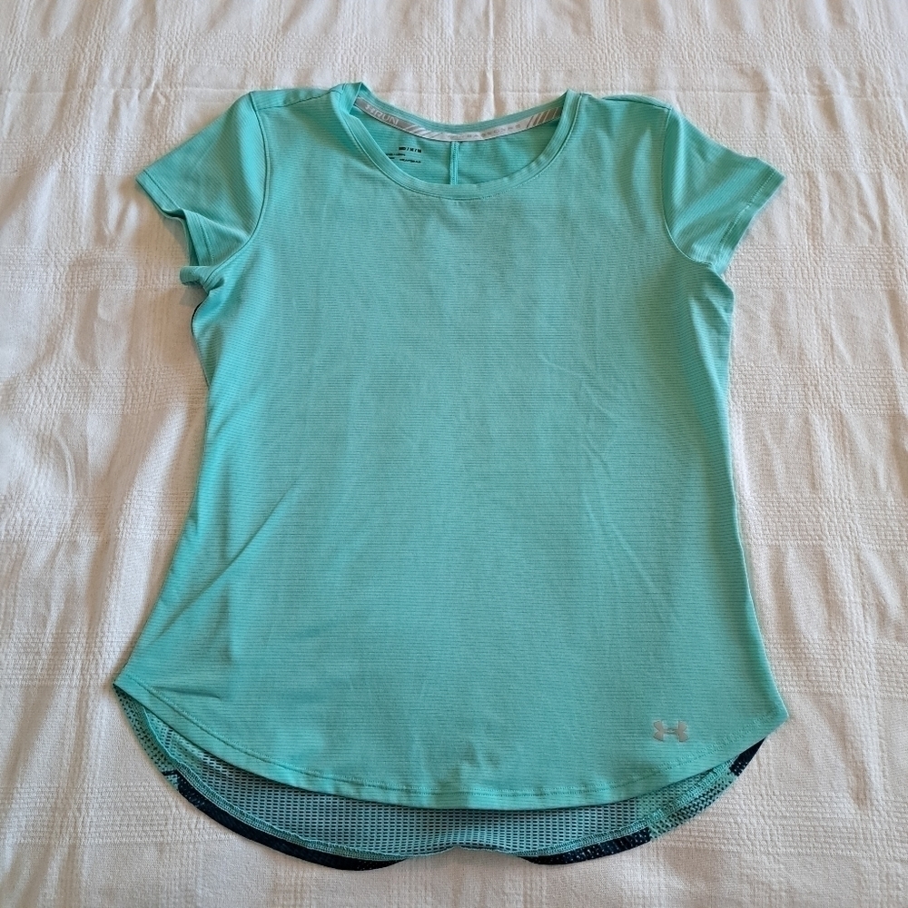 Under Armour Run women's size medium short sleeve shirt EUC